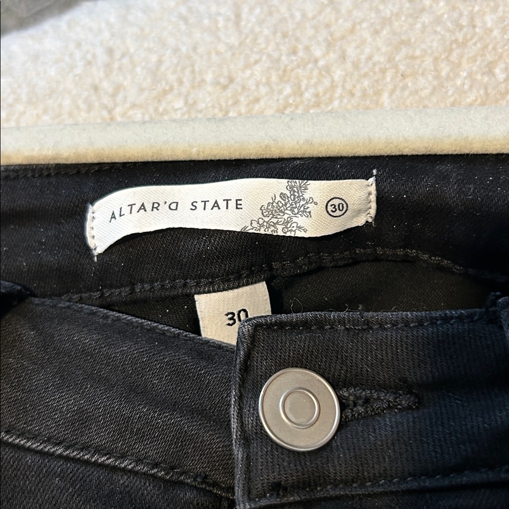 Altar'd State Pearl & Diamond Studded Cropped Wide Leg Jean Women's Size 10 / 30 - Picture 7 of 8